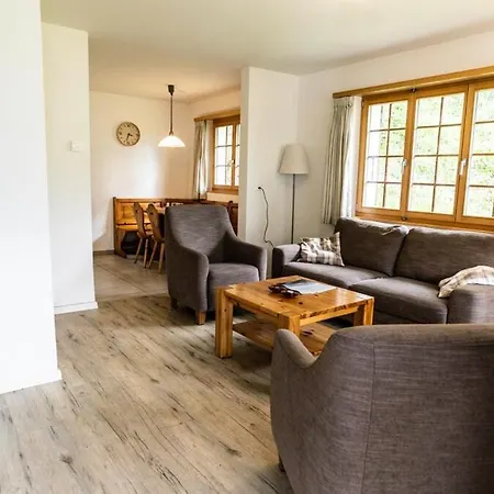 Hendema, Apartamento